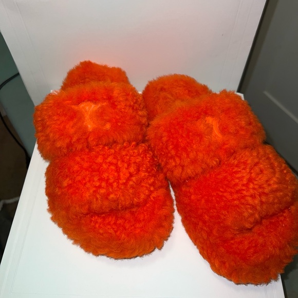 CELINE 100% authentic worn once for pictures in great condition like new - Picture 3 of 3